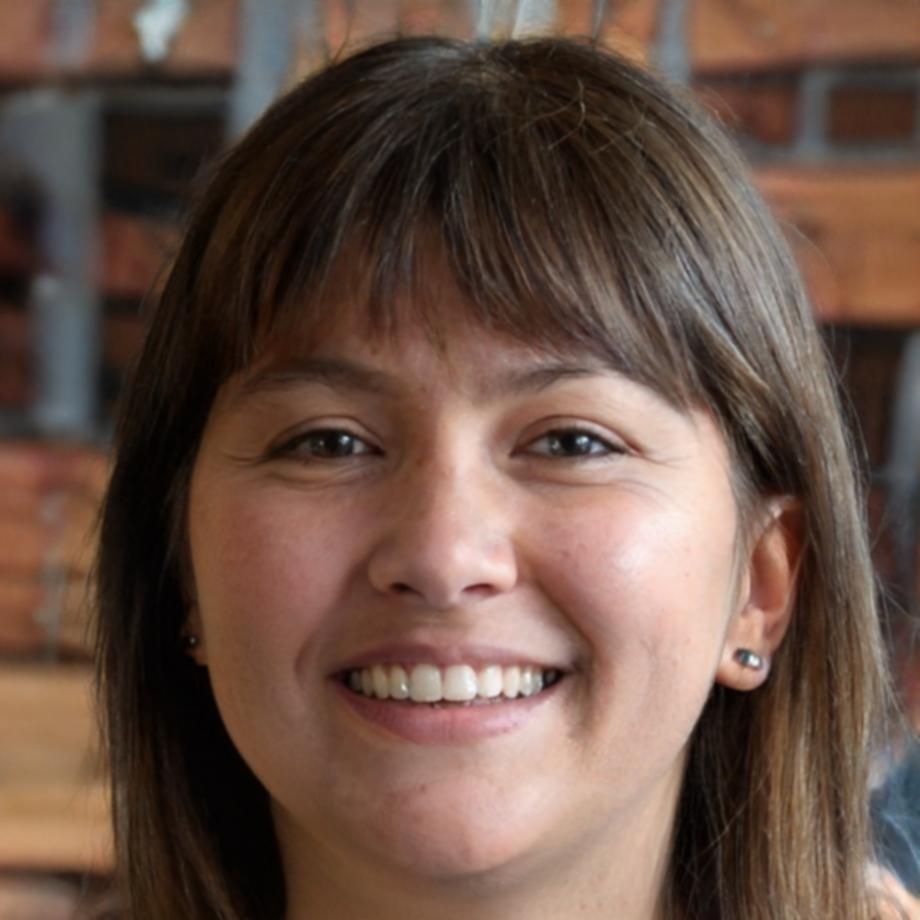 Portret instructor Elisabeta Miruna specialist în planificare financiară